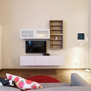 https://contempora-apartments-crocetta-carmen.italymilanhotels.net